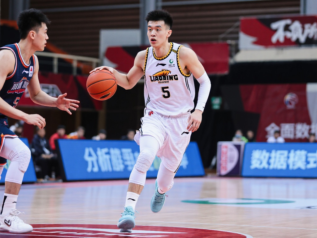 高诗岩发挥全面,尽管投篮不佳依旧贡献多项数据 全能数据体现综合能力
篮球是一项团队运